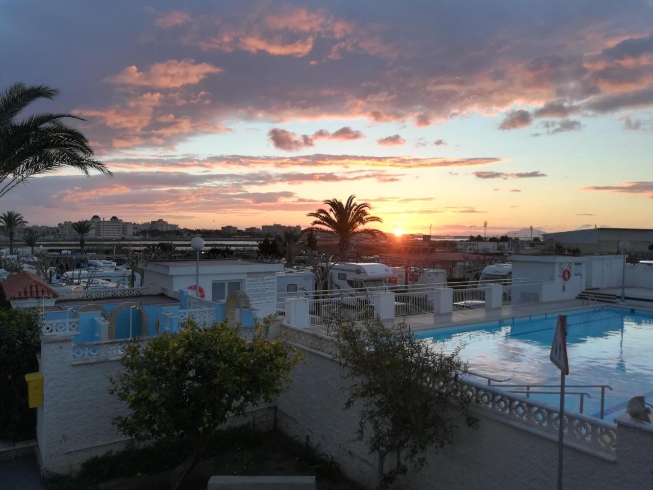 Camping Bahia Santa Pola Bagian luar foto
